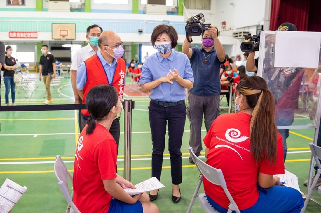 台東高商女學生打完BNT紅癢 服用抗過敏藥觀察中 - 新唐人亞太電視台