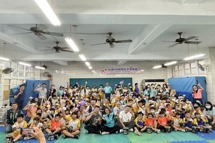 彰化曉陽國小兒童節  光輝5月學童玩樂趣(彰化縣議員周君綾 提供)